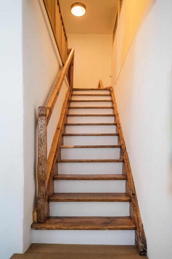 Gehobenes Ambiente in historischer Wohnung Walting Exterior foto