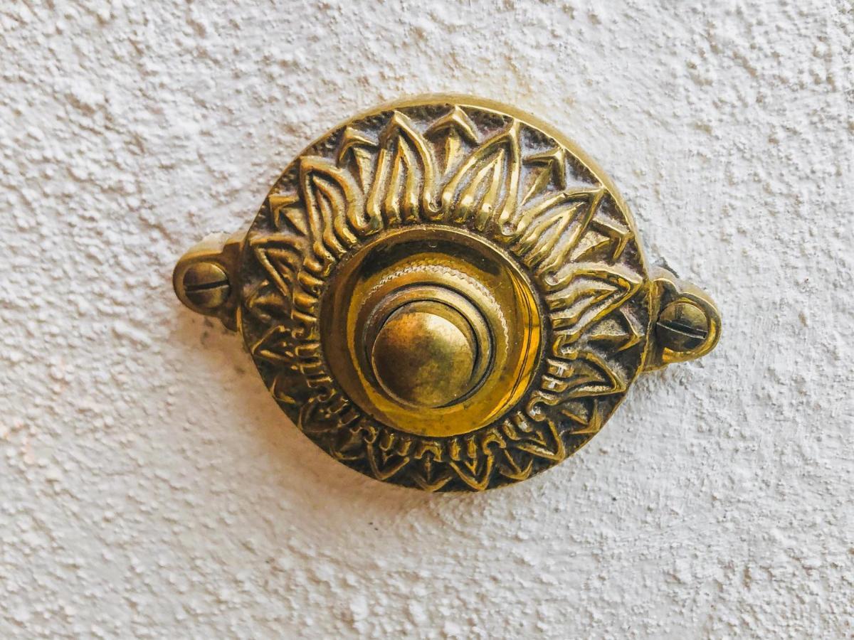 Gehobenes Ambiente in historischer Wohnung Walting Exterior foto