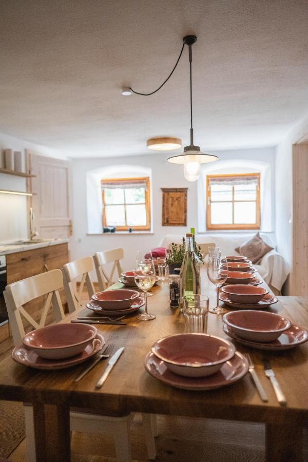 Gehobenes Ambiente in historischer Wohnung Walting Exterior foto